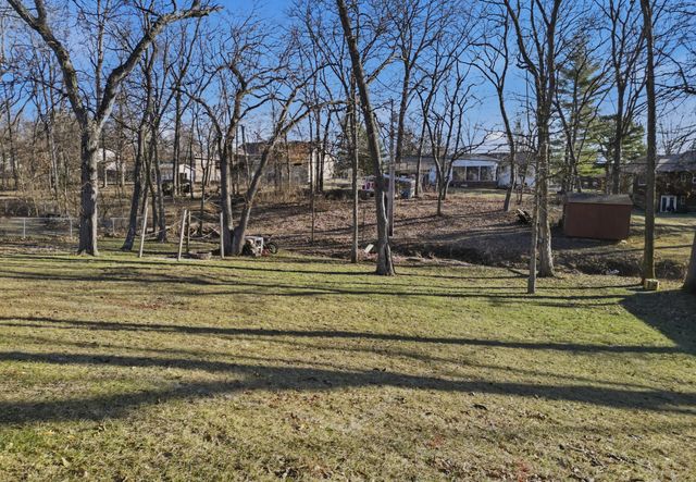 2340 N LAKE OF THE WOODS RD, Columbia, MO 65202