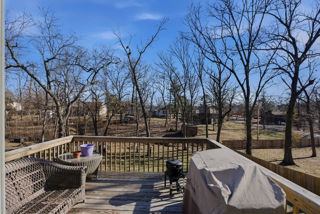 2340 N LAKE OF THE WOODS RD, Columbia, MO 65202