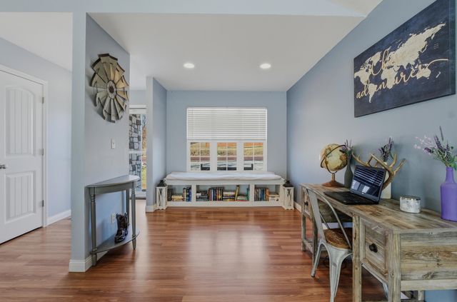 2340 N LAKE OF THE WOODS RD, Columbia, MO 65202