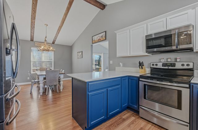 2340 N LAKE OF THE WOODS RD, Columbia, MO 65202