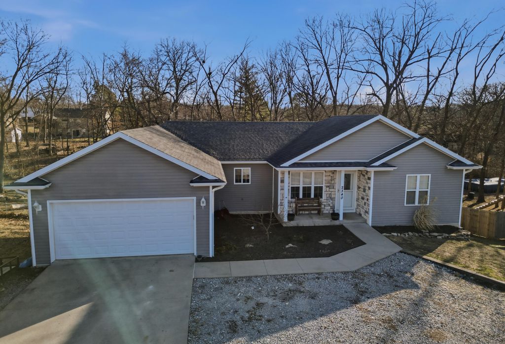 2340 N LAKE OF THE WOODS RD, Columbia, MO 65202