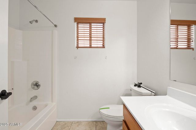 3297 E WARBLER Road, Gilbert, AZ 85297