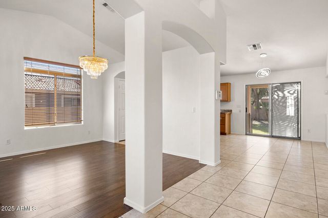 3297 E WARBLER Road, Gilbert, AZ 85297