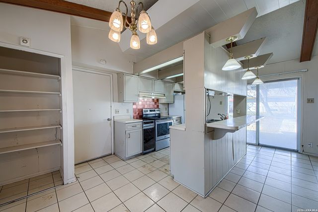 7303 Remuda, San Antonio, TX 78227