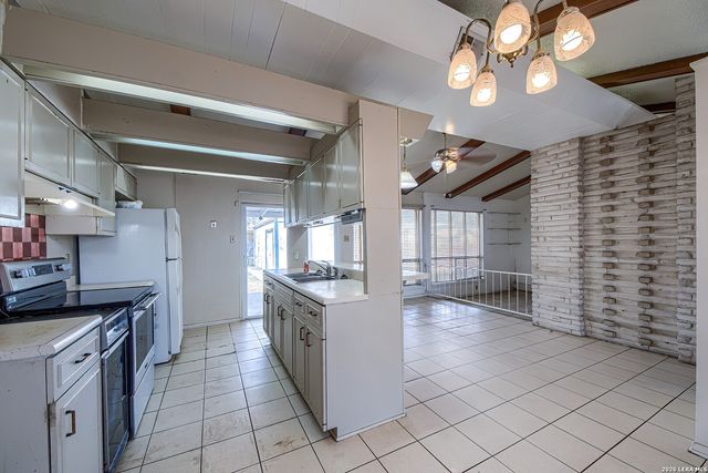 7303 Remuda, San Antonio, TX 78227