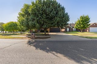 4200 Manhattan Drive, Moore, OK 73160