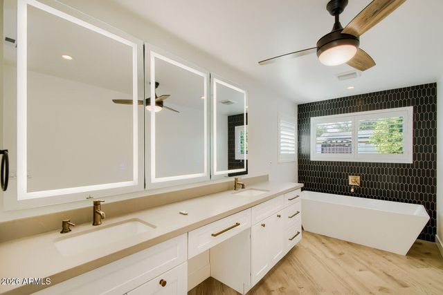 8318 E SELLS Drive, Scottsdale, AZ 85251