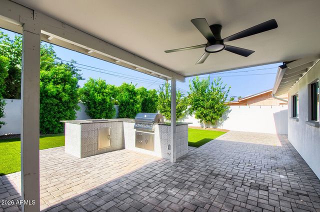8318 E SELLS Drive, Scottsdale, AZ 85251