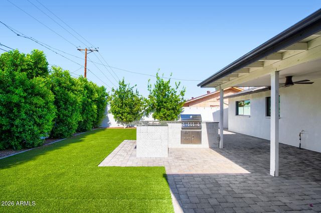 8318 E SELLS Drive, Scottsdale, AZ 85251