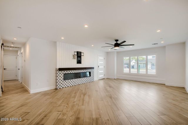 8318 E SELLS Drive, Scottsdale, AZ 85251