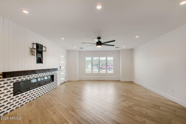 8318 E SELLS Drive, Scottsdale, AZ 85251
