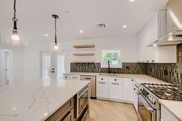 8318 E SELLS Drive, Scottsdale, AZ 85251
