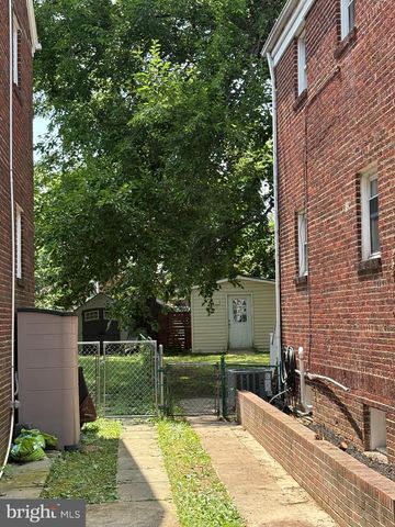 306 S COURTHOUSE RD, Arlington, VA 22204
