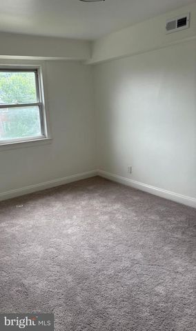 306 S COURTHOUSE RD, Arlington, VA 22204