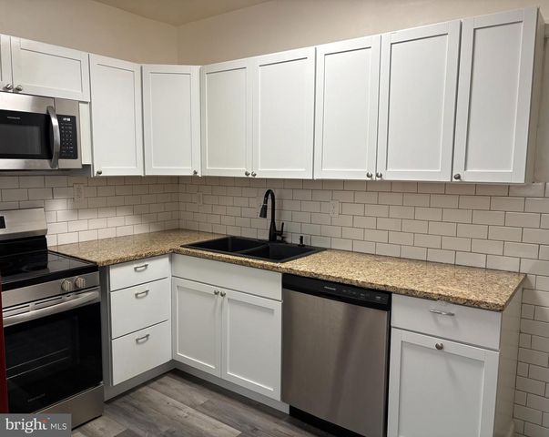 306 S COURTHOUSE RD, Arlington, VA 22204
