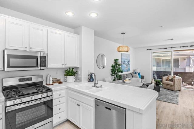 16910 Bixby St 1, San Diego, CA 92127