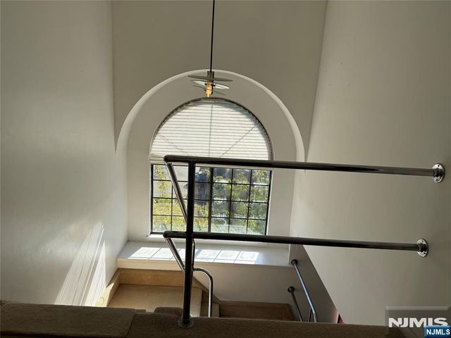 2 Sinclair Court, Teaneck, NJ 07666