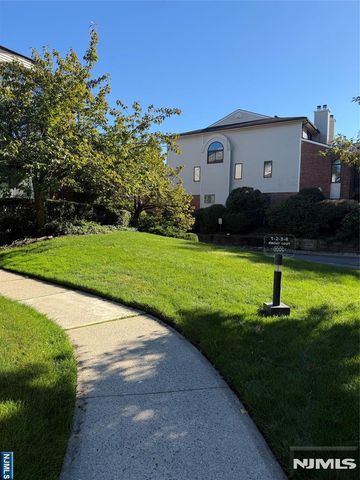 2 Sinclair Court, Teaneck, NJ 07666