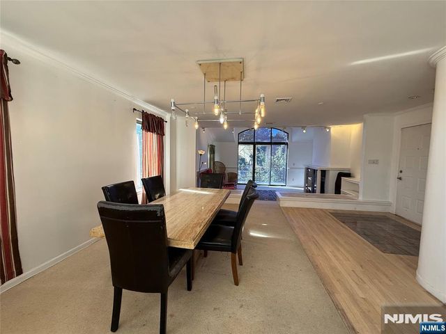 2 Sinclair Court, Teaneck, NJ 07666