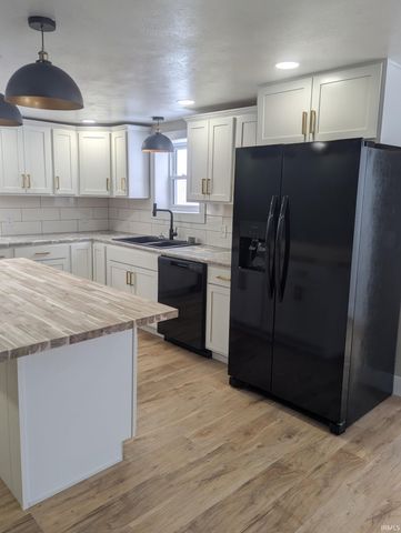 308 Bellevue Street, New Carlisle, IN 46552