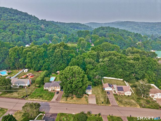 98 Edgewood Avenue, Thomaston, CT 06787