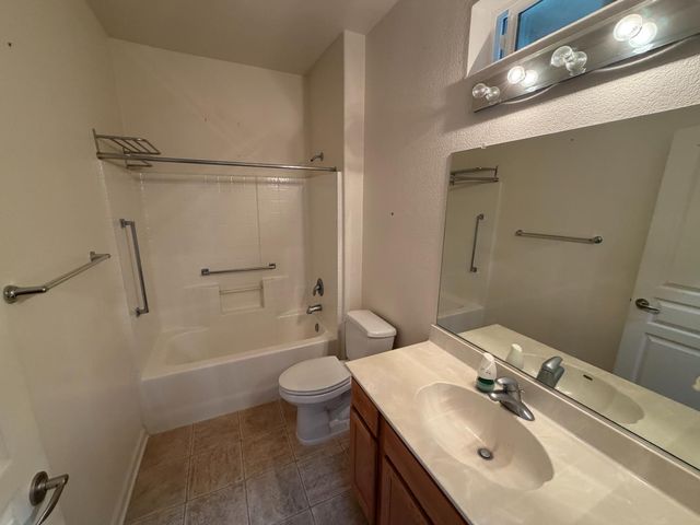 162 Calistoga Ln, Lincoln, CA 95648