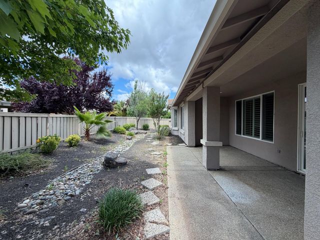 162 Calistoga Ln, Lincoln, CA 95648