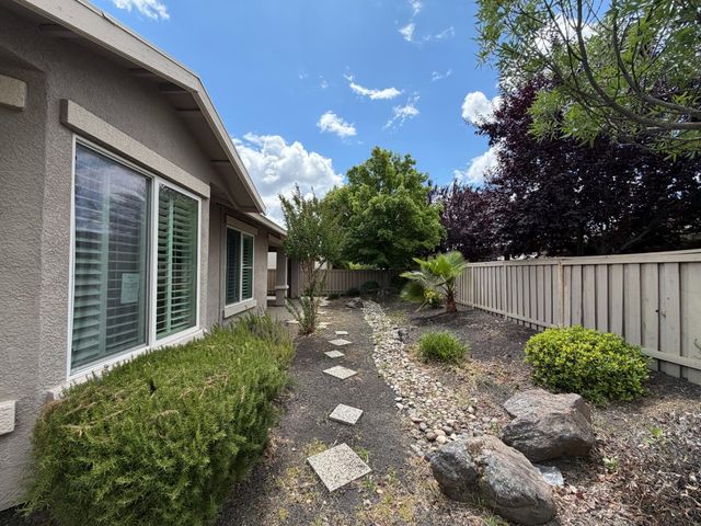 162 Calistoga Ln, Lincoln, CA 95648
