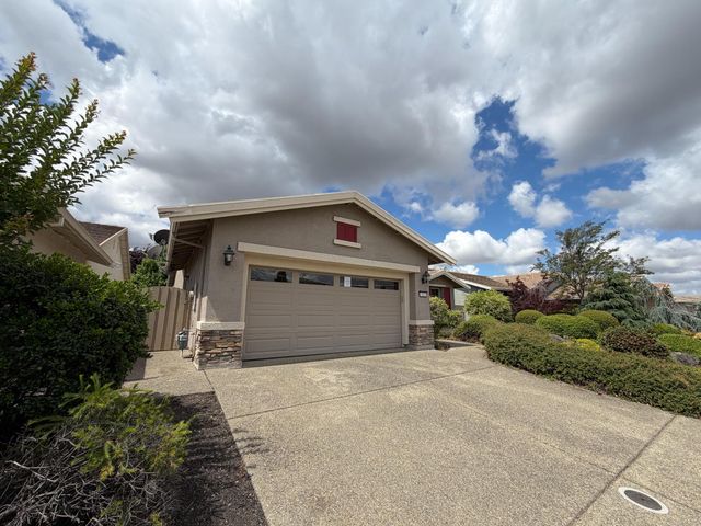 162 Calistoga Ln, Lincoln, CA 95648