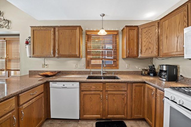 213 Ryan COURT, West Bend, WI 53095