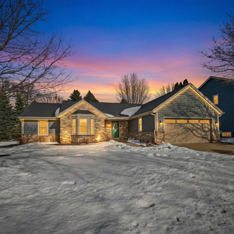 213 Ryan COURT, West Bend, WI 53095