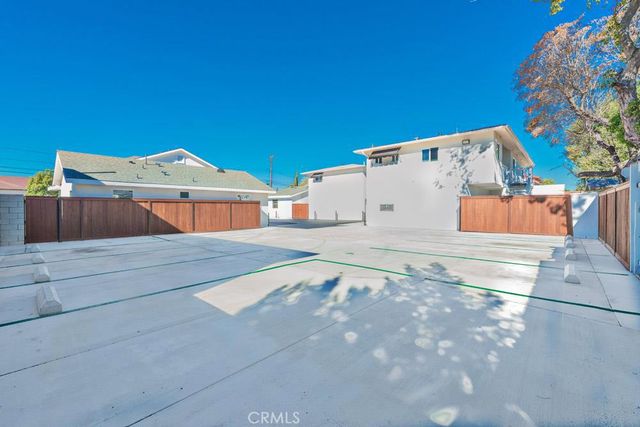 555 N Olive Street A, Orange, CA 92867