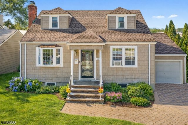 102 Barnsdale Rd, Clifton City, NJ 07013