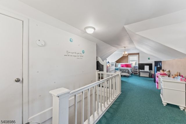 102 Barnsdale Rd, Clifton City, NJ 07013