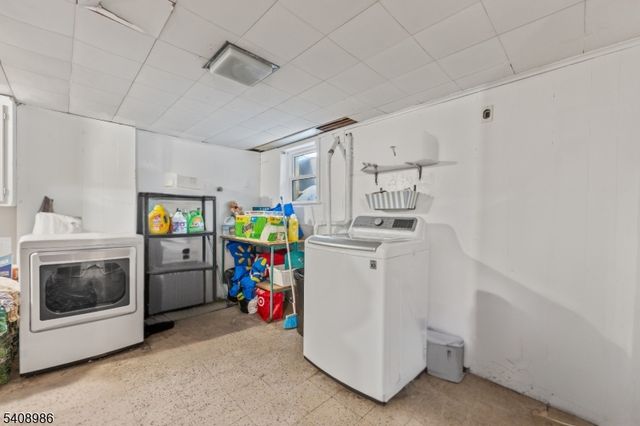 102 Barnsdale Rd, Clifton City, NJ 07013