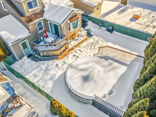 102 Barnsdale Rd, Clifton City, NJ 07013