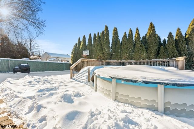 102 Barnsdale Rd, Clifton City, NJ 07013