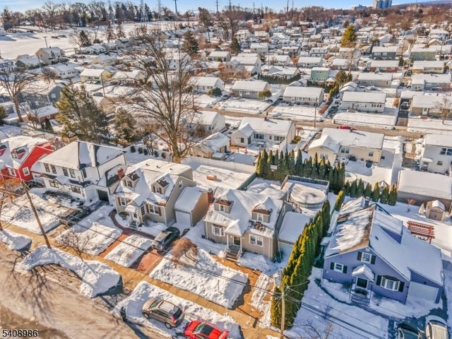 102 Barnsdale Rd, Clifton City, NJ 07013