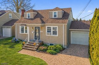 102 Barnsdale Rd, Clifton City, NJ 07013