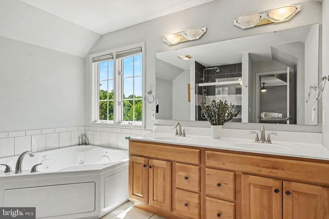 15 BULLRUSH LDG, Elizabethtown, PA 17022
