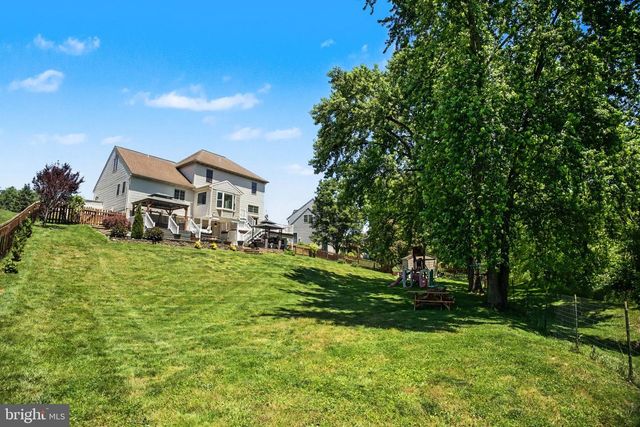 15 BULLRUSH LDG, Elizabethtown, PA 17022