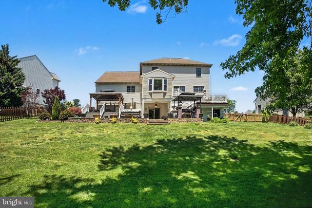 15 BULLRUSH LDG, Elizabethtown, PA 17022