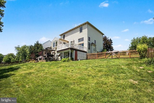 15 BULLRUSH LDG, Elizabethtown, PA 17022