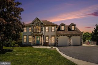 15 BULLRUSH LDG, Elizabethtown, PA 17022