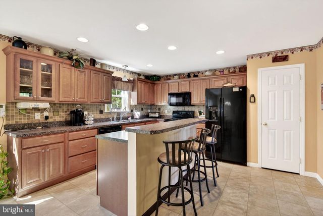 1419 DRAGER RD, Columbia, PA 17512