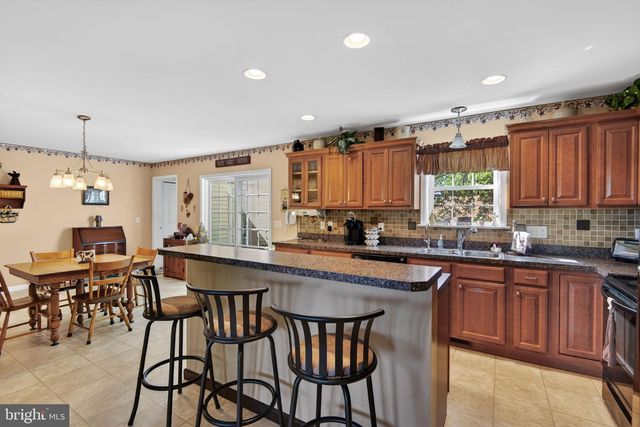 1419 DRAGER RD, Columbia, PA 17512