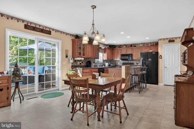 1419 DRAGER RD, Columbia, PA 17512