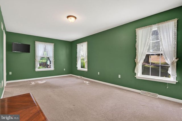 1419 DRAGER RD, Columbia, PA 17512