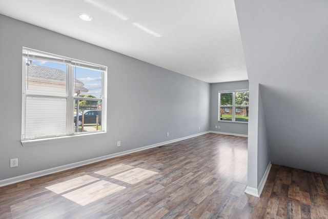 29920 Pinehurst Street, Roseville, MI 48066