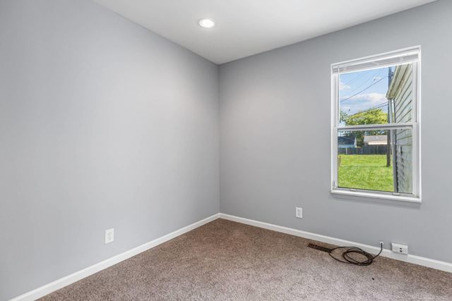 29920 Pinehurst Street, Roseville, MI 48066